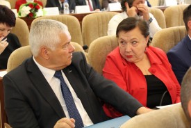 Майская Дума: юбилей депутатов, поздравление предпринимателей и рассмотрение отчета о работе прокуратуры