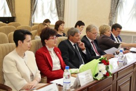 Майская Дума: юбилей депутатов, поздравление предпринимателей и рассмотрение отчета о работе прокуратуры