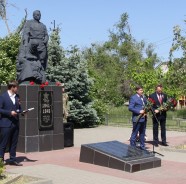 Чтобы помнили… В Волгодонске состоялись церемонии возложения цветов к памятным знакам Великой Отечественной войны 