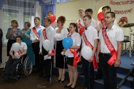 Председатель Волгодонской городской Думы – глава города и депутаты посетили Последние звонки в школах