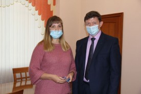 Председатель Волгодонской городской Думы – глава города вручил партбилеты «Единой России»