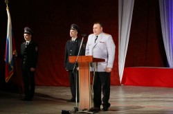 Сотрудники правоохранительных органов принимали поздравления с профессиональным праздником