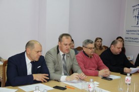 На комиссии по ЖКХ депутаты вновь подняли вопрос о дорогах
