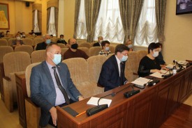 Председатель Волгодонской городской Думы-глава города Сергей Ладанов провел общественные обсуждения по бюджету