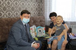 Председатель Волгодонской городской Думы – глава города присоединился к акции «Елка желаний»