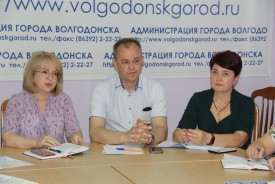 Возрождение традиций: в избирательных округах будут чествовать супругов-юбиляров семейной жизни