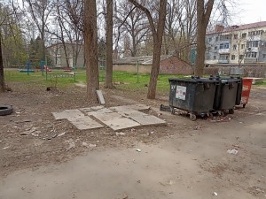 3 округ. "Место мусора - в контейнере!"