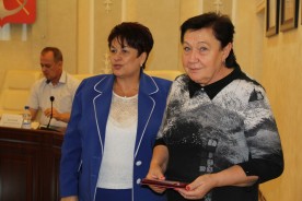 Заседание Думы: вопросы к полиции и поздравления коллег