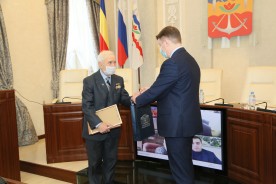 Член Совета старейшин Владимир Мельников отметил 80-летний юбилей