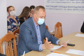 Обзор больших строек: депутаты продолжают держать контроль возведения медсанчасти и «Центра единоборств»