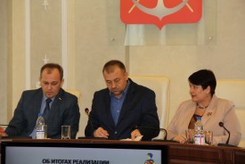 Депутаты посоветовали молодежи не экономить, а увеличивать бюджет на молодежную политику