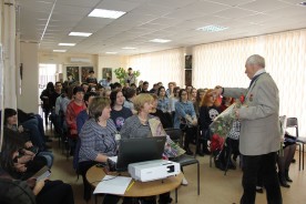 Председатель Волгодонской Думы-глава города поздравила с юбилеем художника Александра Неумывакина