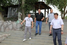 Депутаты провели мониторинг доступа к береговой полосе