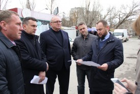 Комиссия по строительству на проспекте Строителей: реконструкция нового торгового центра вызывает массу вопросов у горожан