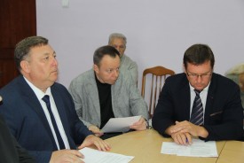 Комиссия по ЖКХ: за счет экономии на аукционах отремонтируют новые участки автодорог в этом году