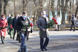 День неизвестного солдата: волгодонцы возложили цветы к братским могилам