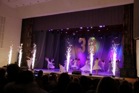 Людмила Ткаченко поздравила с Дворец культуры имени Курчатова с 30-летием