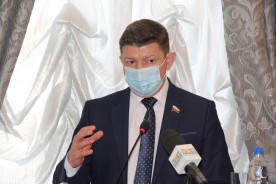 Председатель Волгодонской Думы-глава города Сергей Ладанов впервые выступил с отчётом перед коллегами
