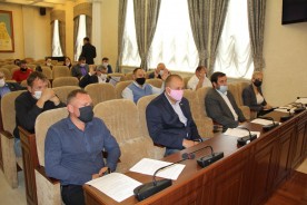 Ремонт во время самоизоляции сказался на состоянии мусорных площадок: какие проблемы поднимали депутаты на заседании комиссии по ЖКХ