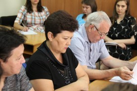 Депутатская комиссия по ЖКХ: урн на остановках должно быть больше