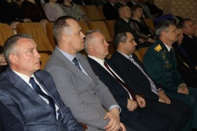 Заместитель председателя Думы Игорь Батлуков поздравил сотрудников военного комиссариата Волгодонска