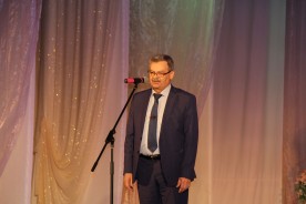 Во дворце культуры «Октябрь» поздравили матерей Волгодонска