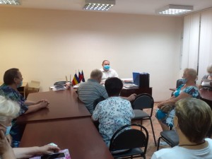 В Волгодонске депутат Георгий Ковалевский провел встречу с активом совета ветеранов округа № 4 