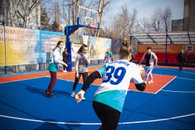 В округе №18 состоялись соревнования по стритболу