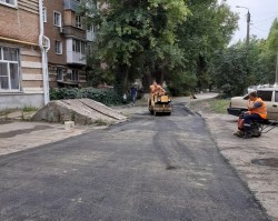 В округе № 4 появился новый асфальт на внутриквартальном проезде