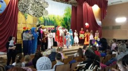 Новогодний спектакль в 16 округе прошел на «Ура!»