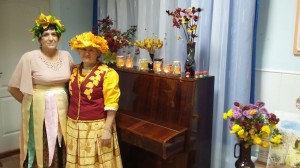 Осень разбросала кудри золотые…
