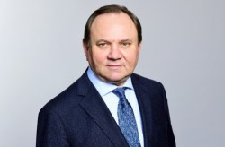 Депутат Государственной Думы Виктор Дерябкин поздравляет с Днем Победы