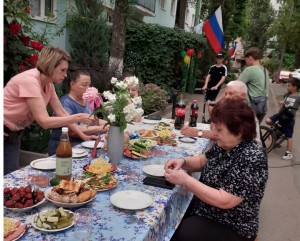 Весело и душевно в округе № 4 отметили День соседей