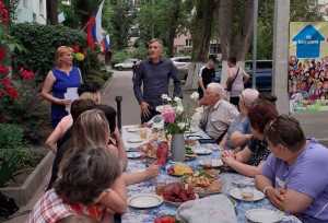 Весело и душевно в округе № 4 отметили День соседей