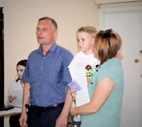 «Мама, папа, я – читающая семья!»: фотоконкурс в поддержку семейного чтения объединил более 50 участников 