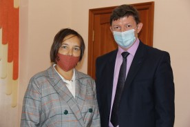 Председатель Волгодонской городской Думы – глава города вручил партбилеты «Единой России»