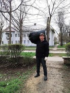 Сотрудники Волгодонской городской Думы привели в порядок после зимы сквер «Юность» 