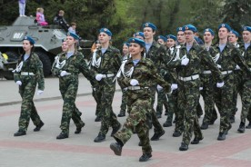 Школьники и студенты Волгодонска продемонстрировали строевые навыки