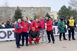 Команда избирательного округа №23 победила в соревнованиях по перетягиванию каната