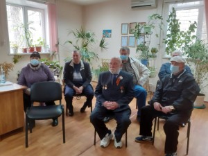 Георгий Ковалевский, депутат округа № 4, вручил чернобыльцам юбилейные медали