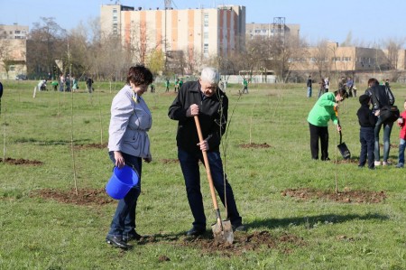 ДЕНЬ ДРЕВОНАСАЖДЕНИЯ В ВОЛГОДОНСКЕ