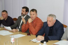 На комиссии по ЖКХ депутаты вновь подняли вопрос о дорогах