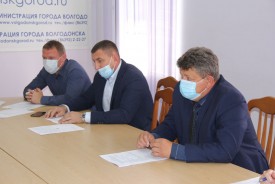 Обзор больших строек: депутаты продолжают держать контроль возведения медсанчасти и «Центра единоборств»