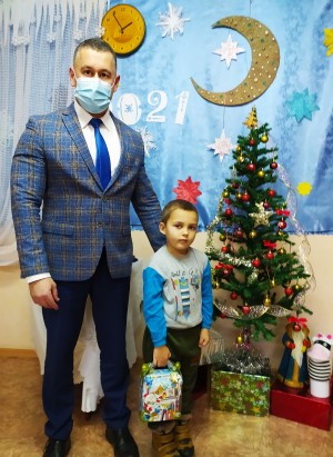   Округ №5  выдача подарков.   