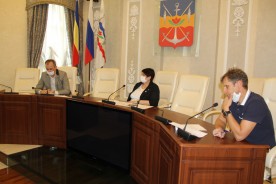 Ремонт во время самоизоляции сказался на состоянии мусорных площадок: какие проблемы поднимали депутаты на заседании комиссии по ЖКХ