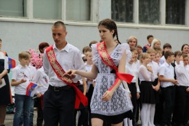 Председатель Волгодонской городской Думы – глава города и депутаты посетили Последние звонки в школах