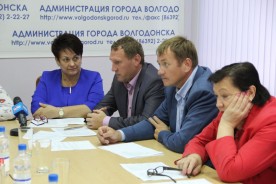 Депутатская комиссия по ЖКХ: комфортная среда во дворах и сквере «Дружба»