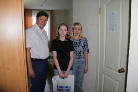 «Собери ребенка в школу»: волгодонские единороссы посетили пункты размещения беженцев