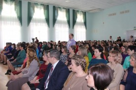  «Обучать – значит вдвойне учиться» - заместитель председателя Думы Игорь Батлуков принял участие в открытии конкурса «Педагог года»