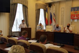 Комиссия по социальному развитию рассмотрела подготовку школ к новому учебному году